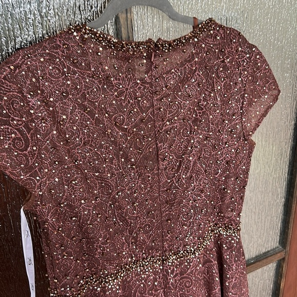 MAC DUGGAL
Brown Embellished Cap Sleeve A Line Dress size 10. NWT - Picture 13 of 13